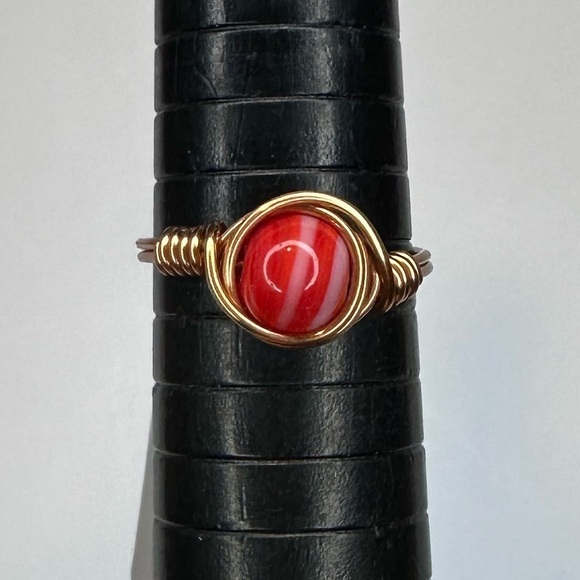 Red and white swirl ring glass bead copper wire wrap handmade - Picture 2 of 4